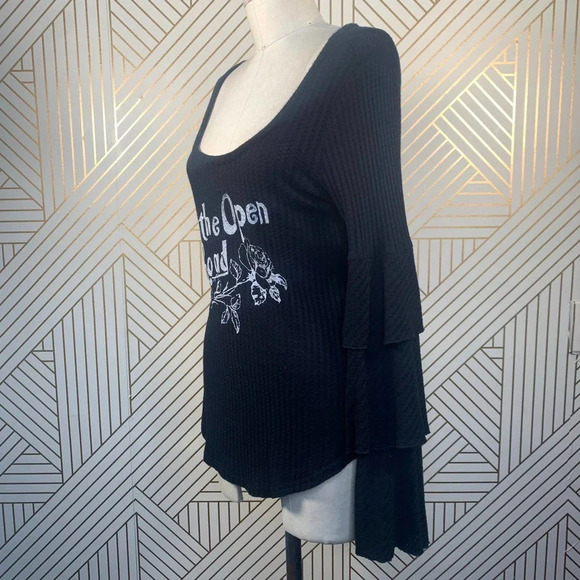 Chaser On‎ the Open Road Thermal Ruffle Sleeve Tee - Picture 5 of 11